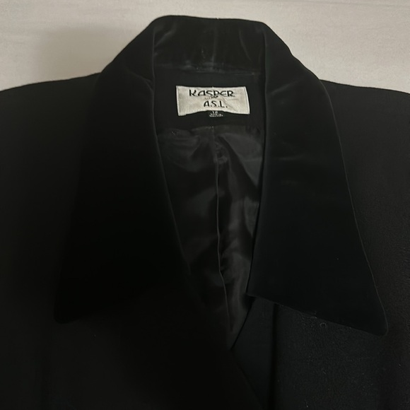 Vintage Kasper 100% Wool Velvet Trim Black Blazer and Skirt Set Size 12 - Picture 3 of 16